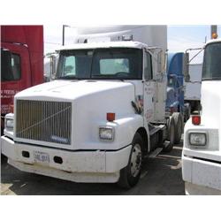 95 VOLVO SEMI TRACTOR