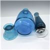 Image 3 : 3pc Blue Art Glass Collection, Vases