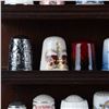 Image 2 : 34pc Franklin Mint Thimbles With Display Rack