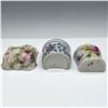 Image 2 : 3pc Royal Bayreuth + Others Porcelain Small Wall Pockets