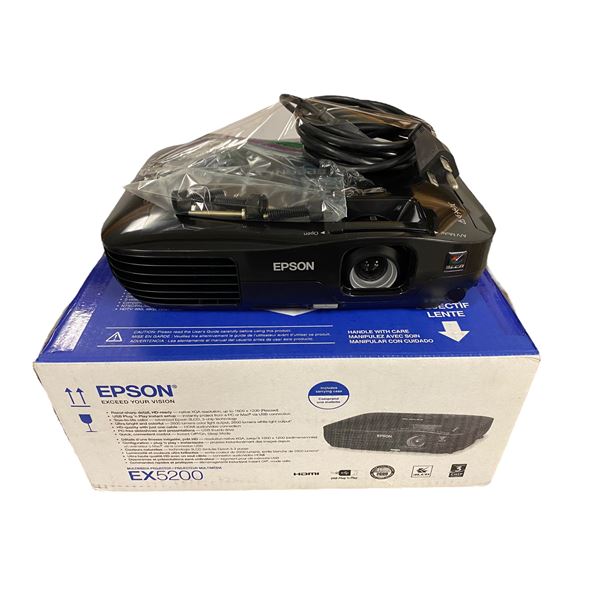 Epson EX5200 3LCD projector w/ original box - Tested & Working
