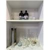 Image 1 : 2 shelves - Misc. lab glass - graduated cylinders & x2 bottles of Citronella