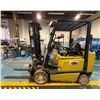 Image 2 : Yale type LP forklift with 2 propane tanks working