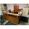 Image 1 : 3pc office furniture set: desk, rolling chair, and cabinet