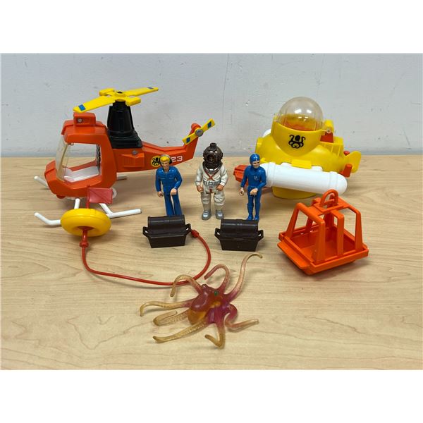 Fisher Price Helicopter & Diving Set with accessories as pictured - see all photos