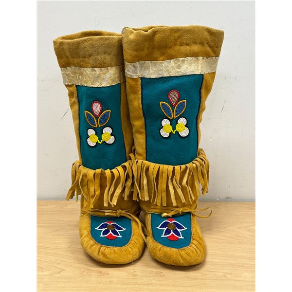 Beaded Leather Mukluks - Foot approx: 9x4" & 17"T