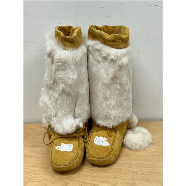 Beaded Leather with Fur Mukluks - Foot Approx: 10x4" & 14"T