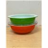Image 3 : 2 Pyrex 2 Qt. Round Casseroles with One Lid & Hazel Atlas Circus Mug