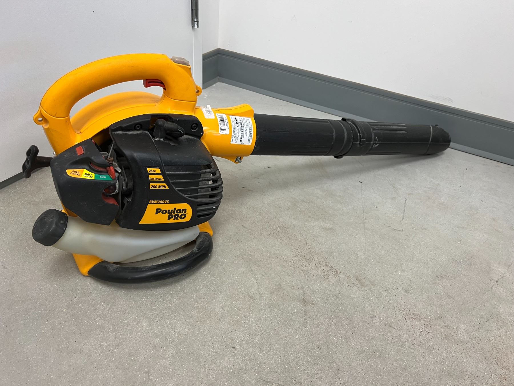 Poulan Pro 25cc Gas Blower BVM200VS - see all photos for information ...