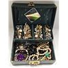 SMALL GREEN VINTAGE JEWELRY BOX WITH ASSORTED