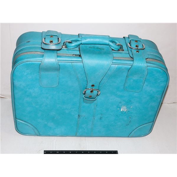 FULLY FUNCTIONAL ROBINS EGG BLUE VINTAGE SUITCASE