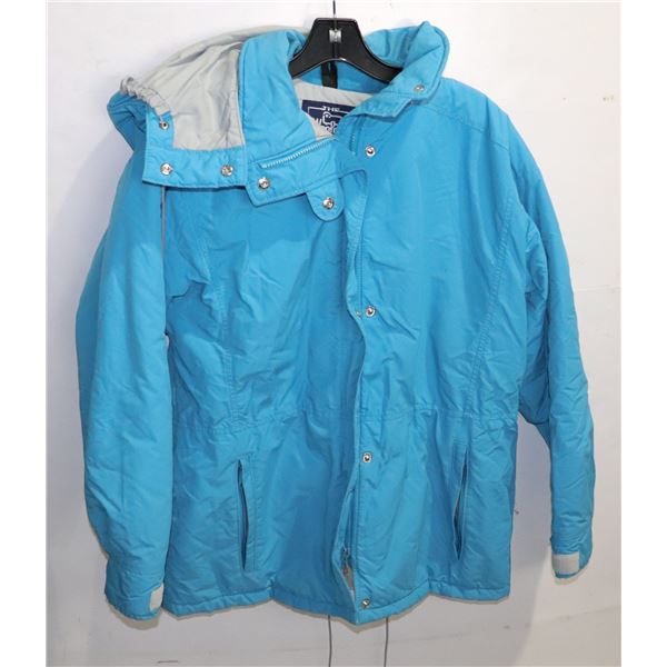 VINTAGE WOOLRICH WOMANS BLUE JACKET MADE IN USA