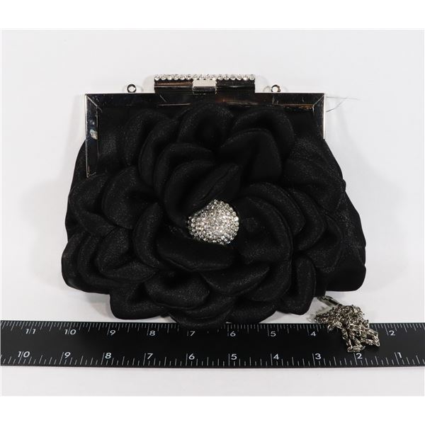 DISPLAY BLACK KISS LOCK FLOWER DESIGN EVENING