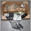 Image 1 : BOX OF MISC LIGHTS AND ELECTRONICS