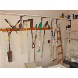 Step Ladder/Yard Tools