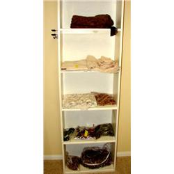 Linnens/Items on Shelf