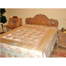 * Queenbed (No Mattress)