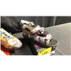 Image 2 : SIZE 10.5 2 GOLF SANDALS, 1930'S GOLF AND BLUE ABSTRACT GOLF SANDALS WITH A GRAND
