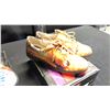 Image 2 : SIZE 10 BLUE GOLF SANDALS, EVERYDAY SORCERY GOLF SHOES WITH PIPING, CHEMIN DE FER GOLF SHOES