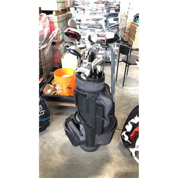 BLACK GOLF BAG WITH CLUBS