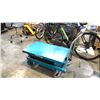 Image 1 : BLUE KLETON HEAVY DUTY HYDRAULIC SCISSOR LIFT