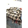 Image 2 : MEN'S SHIRTS AND PANTS MIXED SIZES