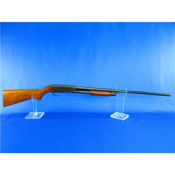 Ithaca Model 37 Featherlight Pump Action Shotgun- 20ga- 28" Modified Barrel- Engraved- Good Conditio