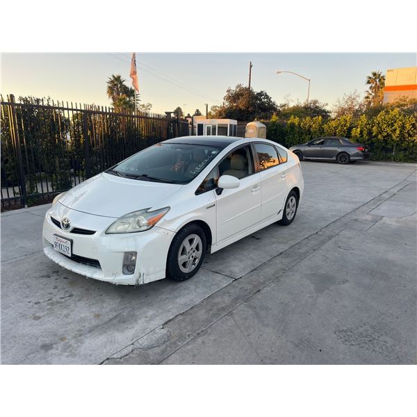 TOYT PRIUS 2011 SALV T/DONATION
