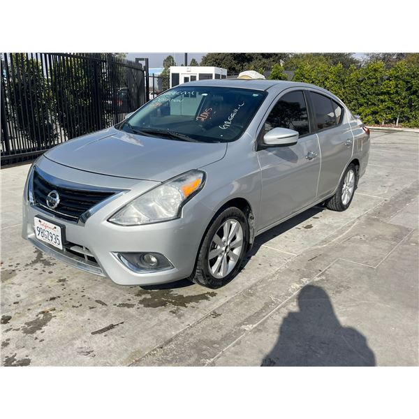 NISS VERSA 2015 SALV T/DONATION