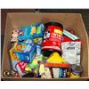 Image 1 : LARGE BOX OF GROCERIES AND TREATS