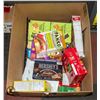 Image 1 : LARGE BOX OF GROCERIES AND TREATS