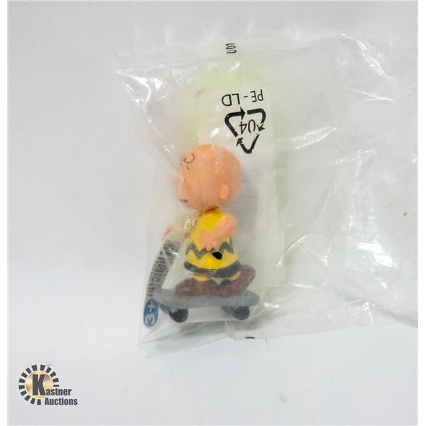 BRAND NEW SCHLEICH CHARLIE BROWN SKATEBOARDING