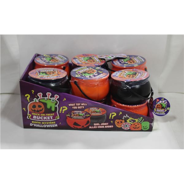 CASE WITH 12 TRICK OR TREAT BUCKETS
