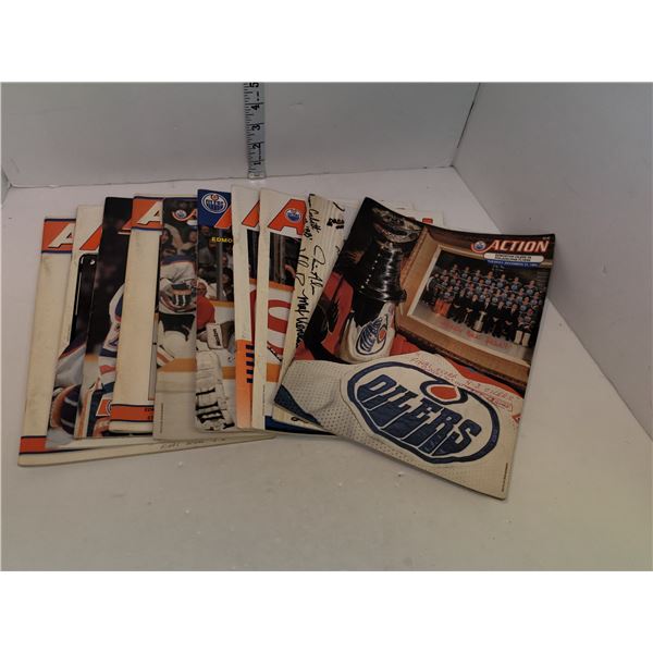 Lot of Vintage Action Oilers Magazine Programs + 1 Trapper