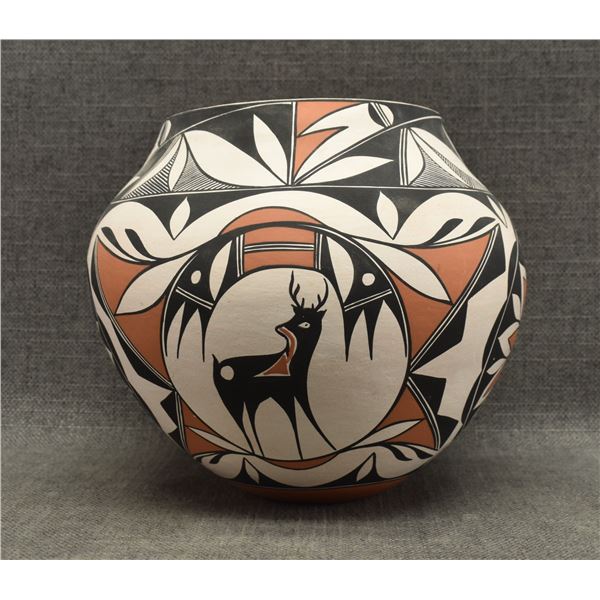 ACOMA POTTERY OLLA ( LOUISE AMOR)