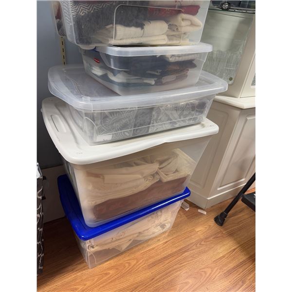 Lot of linens, table, cloths, napkins, etc.