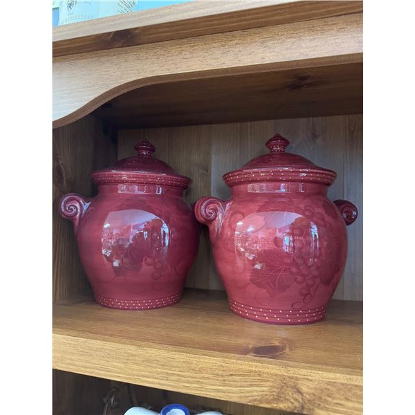 Pier 1 lidded containers