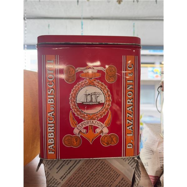 Biscuit tin