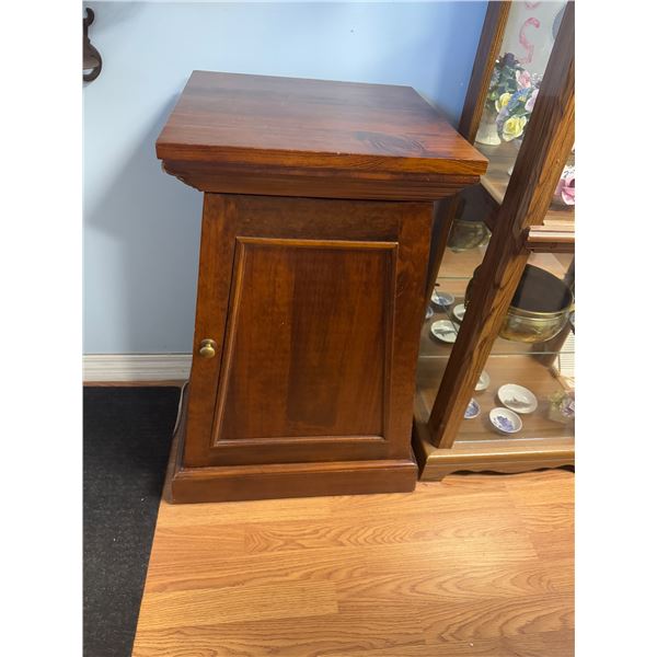 Cabinet 21" x 15" x 31" tall