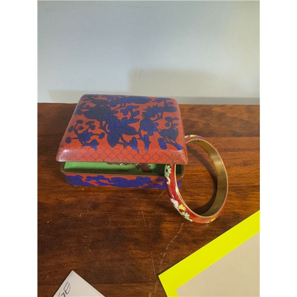 Trinket box and bracelet