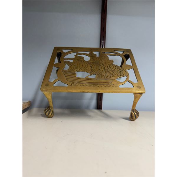 Small brass stand ship motif