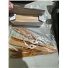 Image 1 : Propellers and wood dowels small