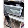 Image 2 : Whirlpool microwave