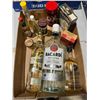 Image 1 : Assorted kitchen items