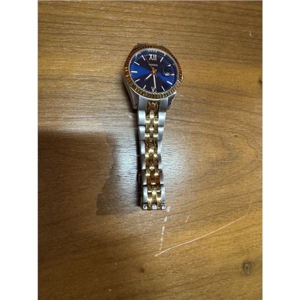 Ladies fossil brand wristwatch