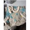 Image 1 : Large beach bag with rope handles