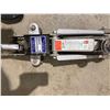 Image 2 : Car jack with pole