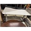 Image 1 : Desk with power we found the power cord and it works !!!