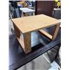 Image 1 : Wood stand