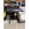 Image 1 : Height adjusting desk